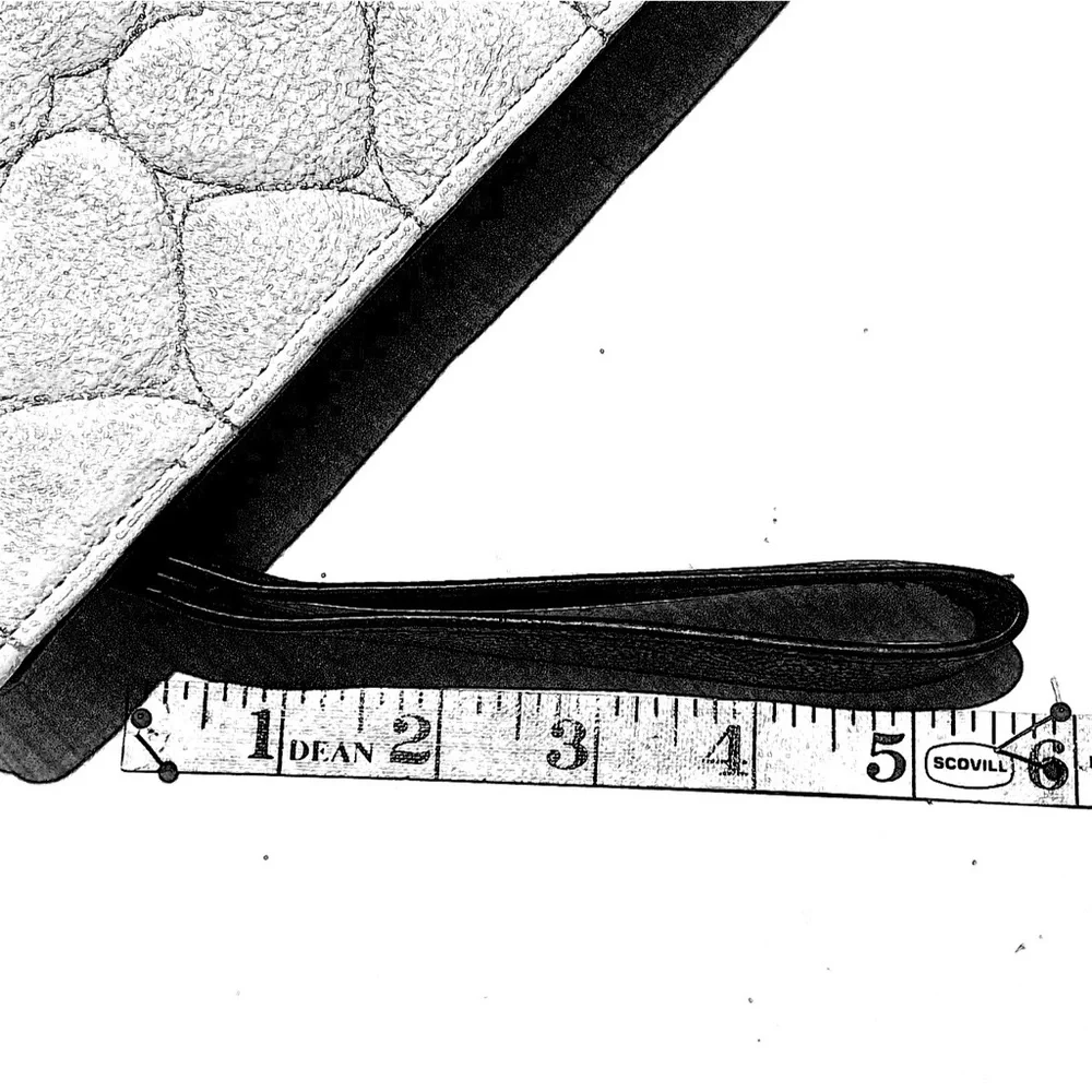 Betsey Johnson Quilted Heart Wristlet - Picture 8 of 10